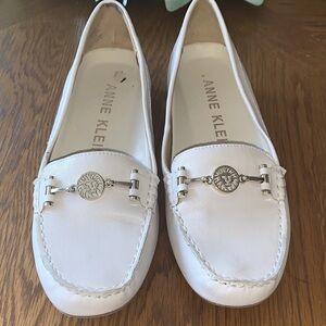 Anne Klein Hadler IFLEX White Slip On Loafers Size 10